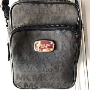 Michael Kors crossbody purse!